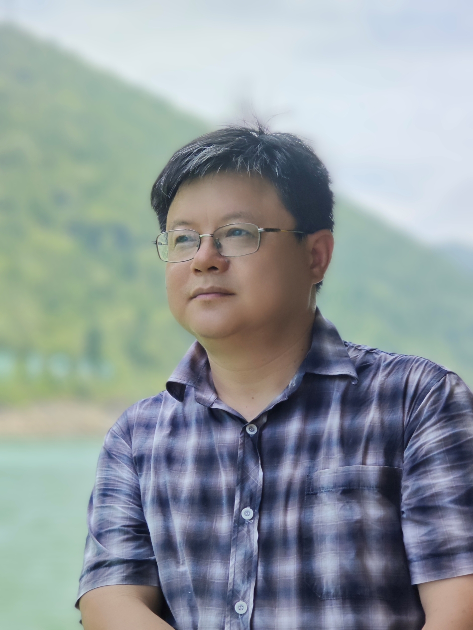 姚志鹏照片.jpg