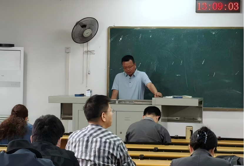 我院顺利召开全院教职工大会